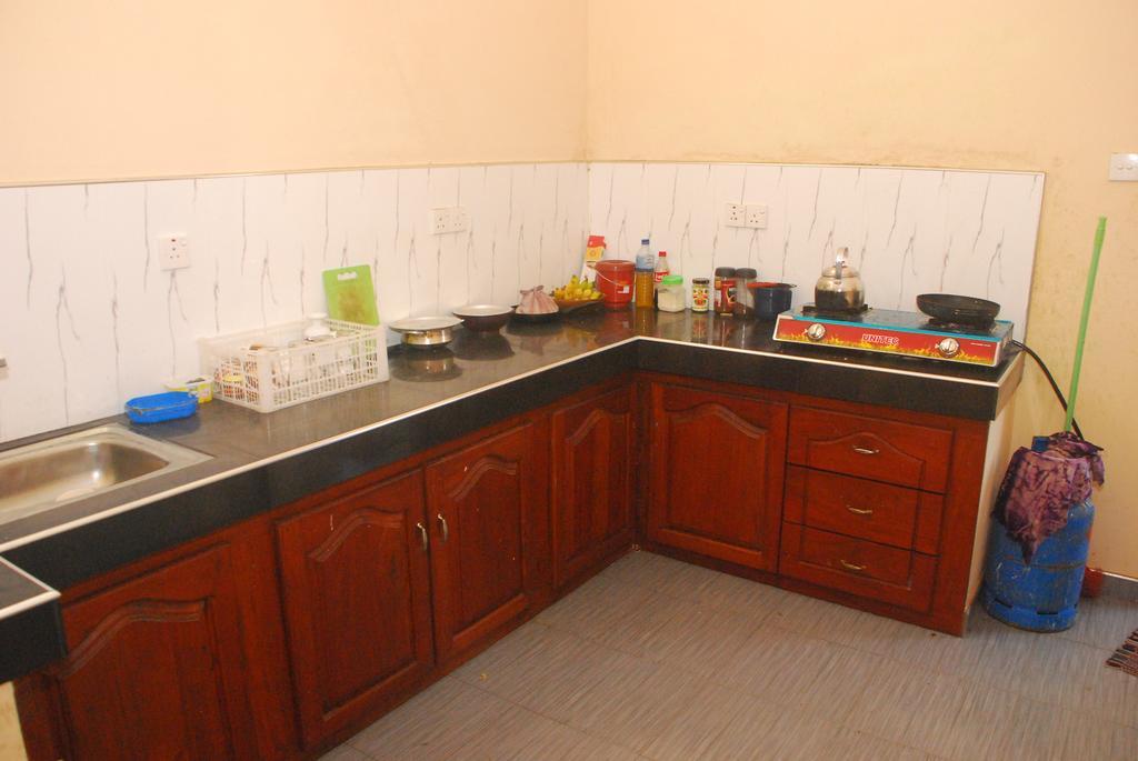 Seetha'S Hostel Negombo Buitenkant foto